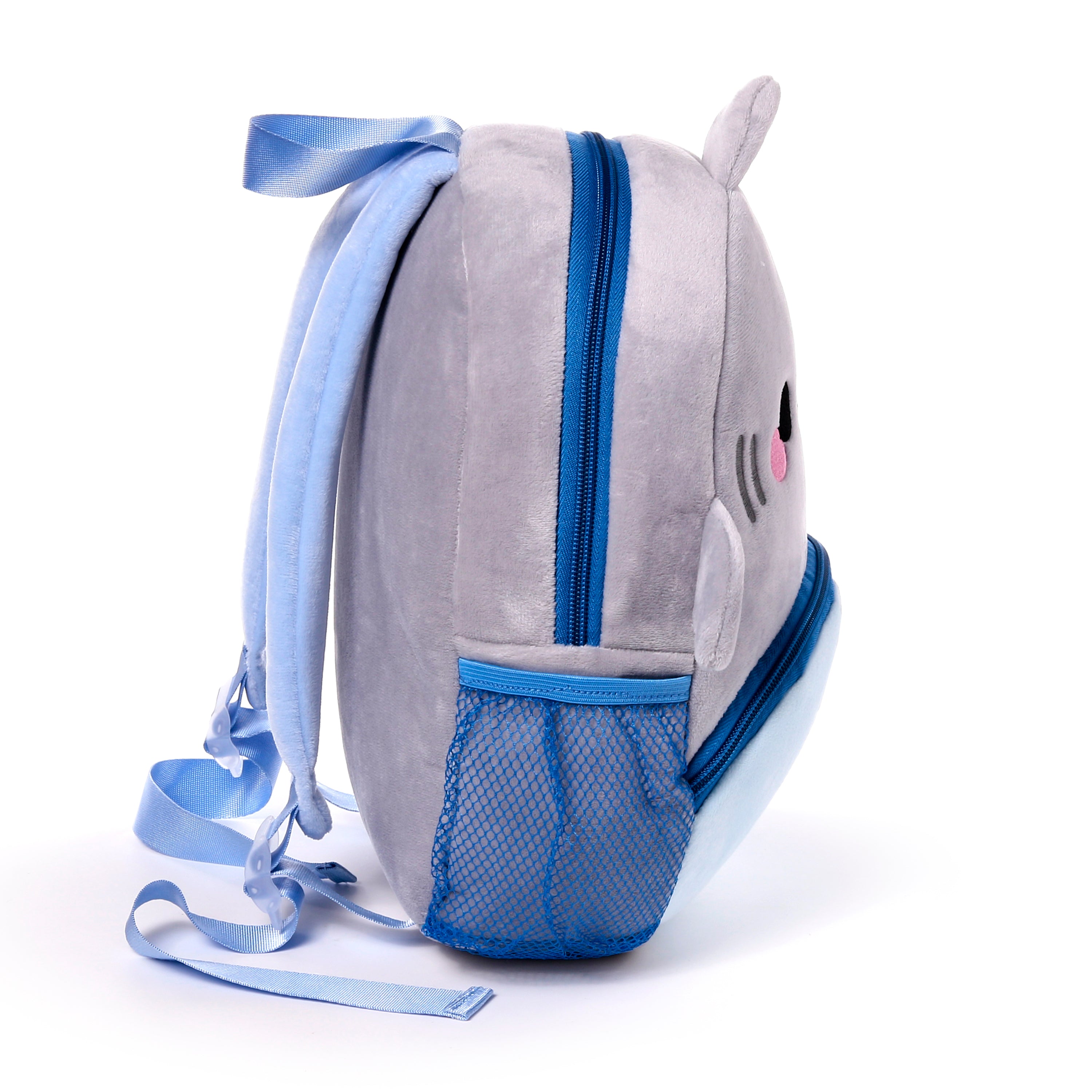 Left side pocket with fish fin on shark backpack.