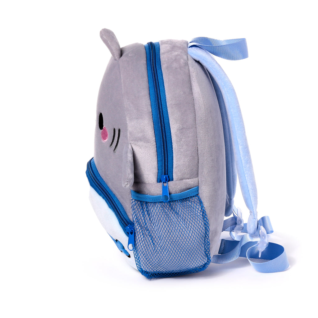Right side pocket with fish fin on shark backpack.